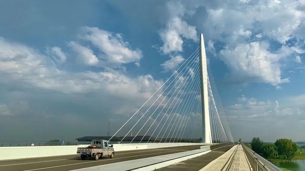 中国最难隧道:工期5年延至13年 26个月掘156米